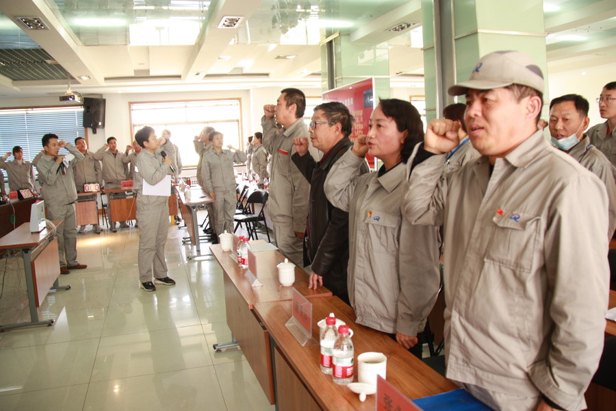 1618800811960697.jpg 重温入党誓词.JPG